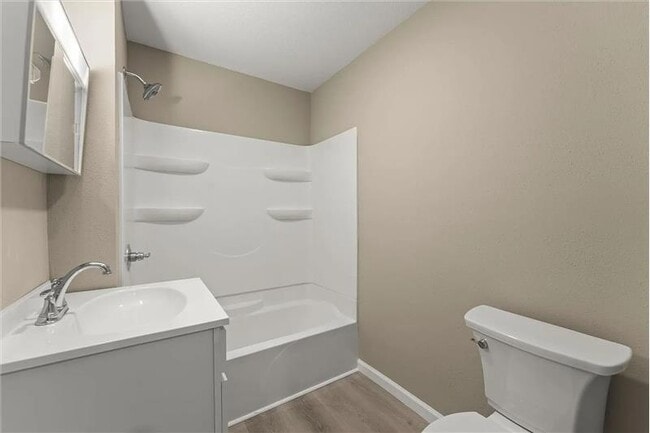 Building Photo - 1407 W Clark St