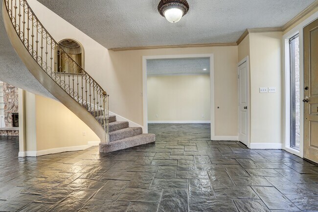 Building Photo - 5203 Braesvalley Dr