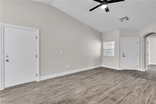 Building Photo - 7820 Milkweed Ct