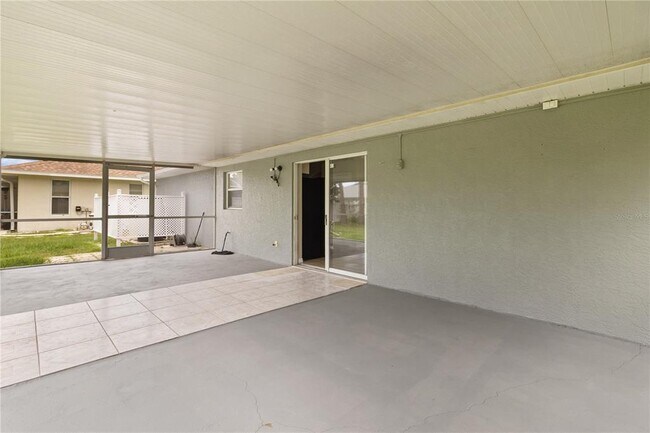 Building Photo - 2745 Nellie Ln
