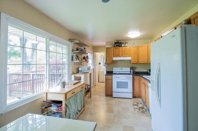 Building Photo - 911 W Briarcliff Dr