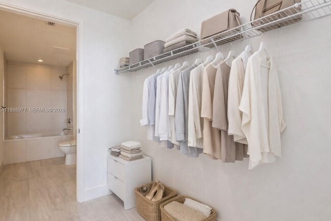 Building Photo - 2000 Metropica Wy