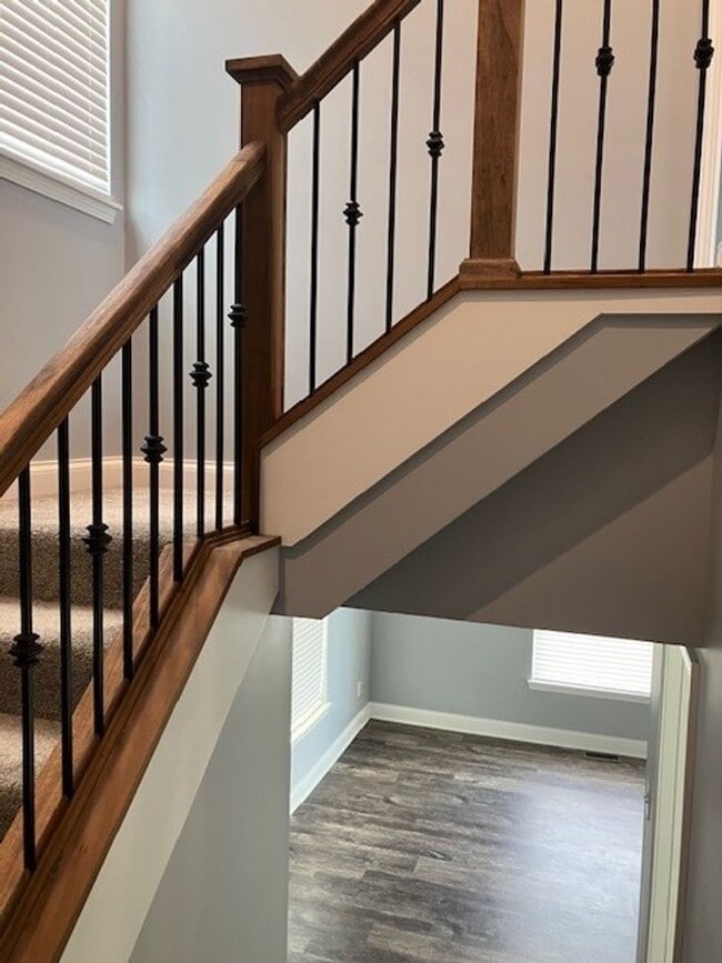 Building Photo - Beautifully Renovated House