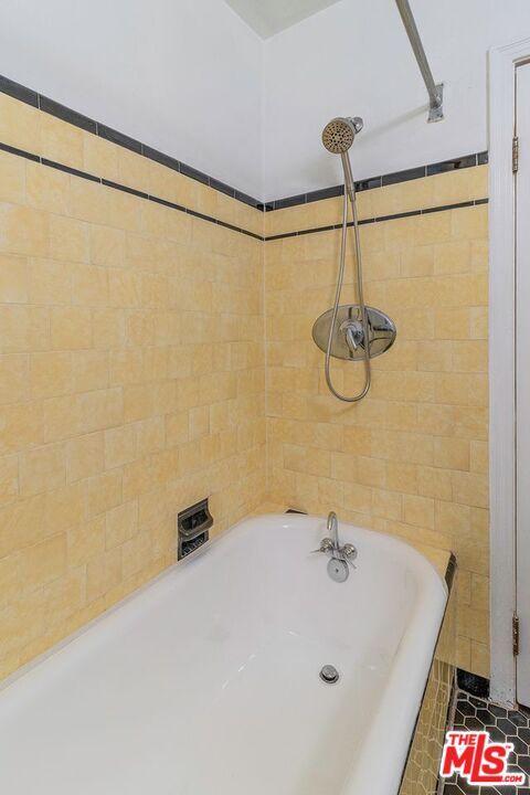 Building Photo - 1163 N Genesee Ave