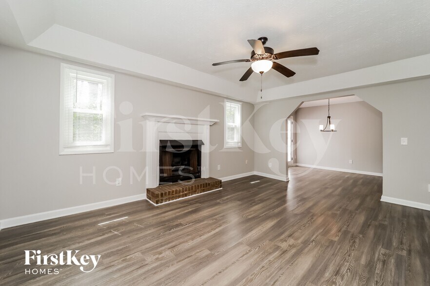 Building Photo - 3465 Rainbow Dr