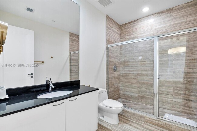 Building Photo - 16001 Collins Ave