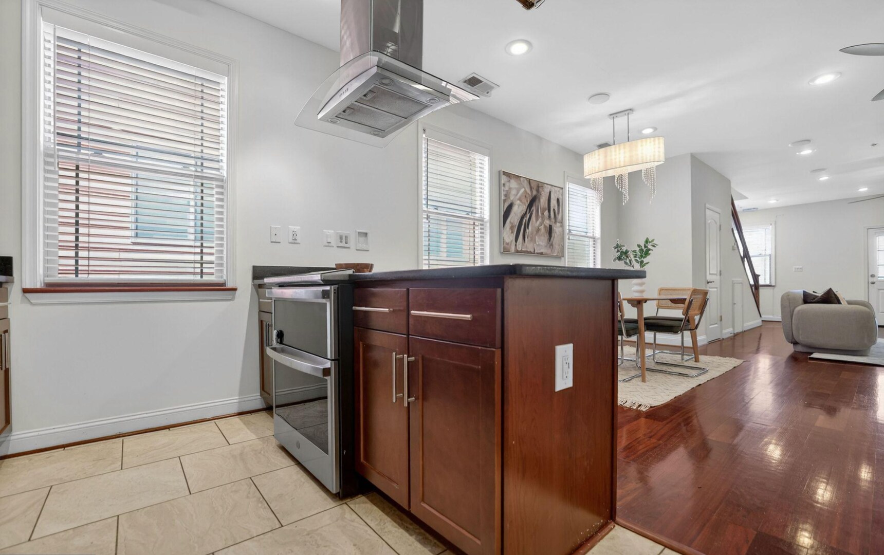 Building Photo - 3573 Warder St NW