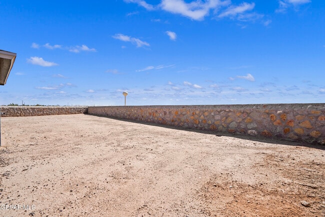 Building Photo - 1056 Nalito Beltran Pl