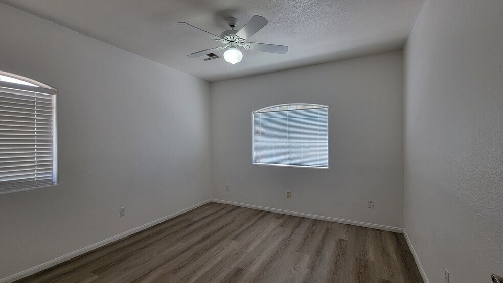 Building Photo - 3320 S Fort Apache Rd