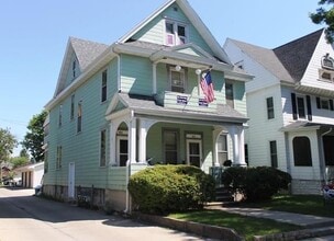 Building Photo - 919 King St