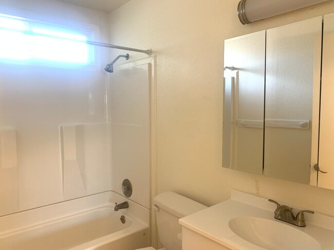 Upstairs Bathroom - 268 Douglas St