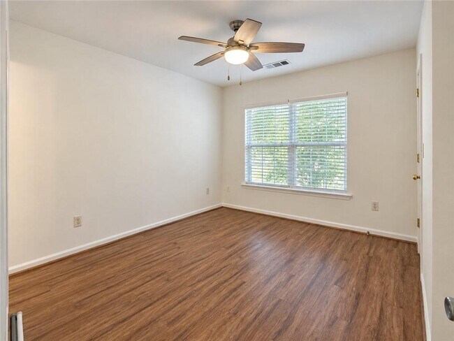 Building Photo - 1503 Cove Creek Cir
