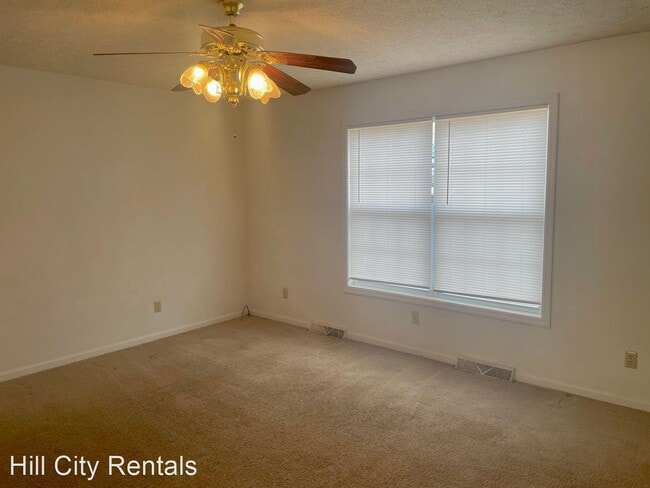 Building Photo - 3 br, 1.5 bath House - 916 Grand Arbre Drive