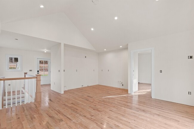 Building Photo - 3114 Parade Rd