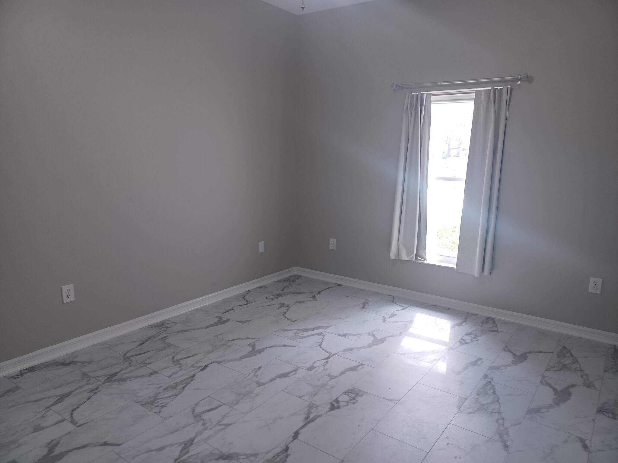 Building Photo - 2250 Candlewood Ln E