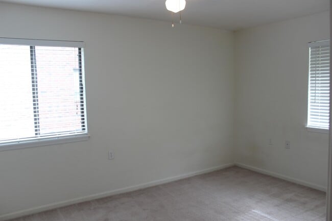 Building Photo - 317 Mabry St