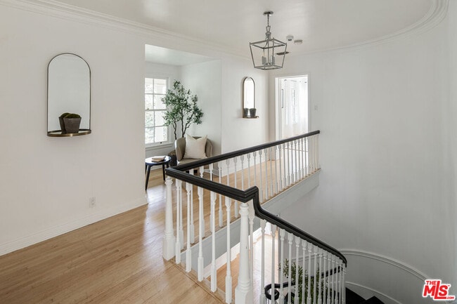 Building Photo - 625 Sierra Dr