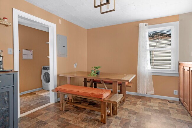 Building Photo - 2910 Mattox Dr