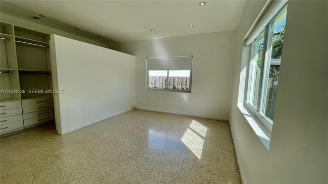 Building Photo - 625 93rd St