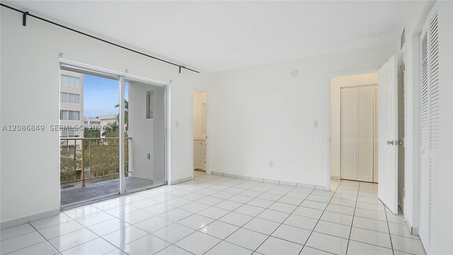 Building Photo - 1340 Lincoln Rd