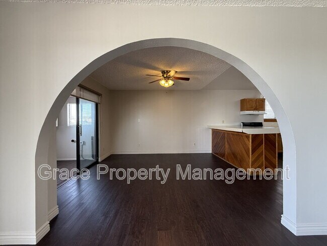 Building Photo - 1149 E 58th Ave