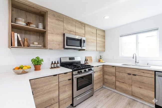 Building Photo - 5016 Pickford St