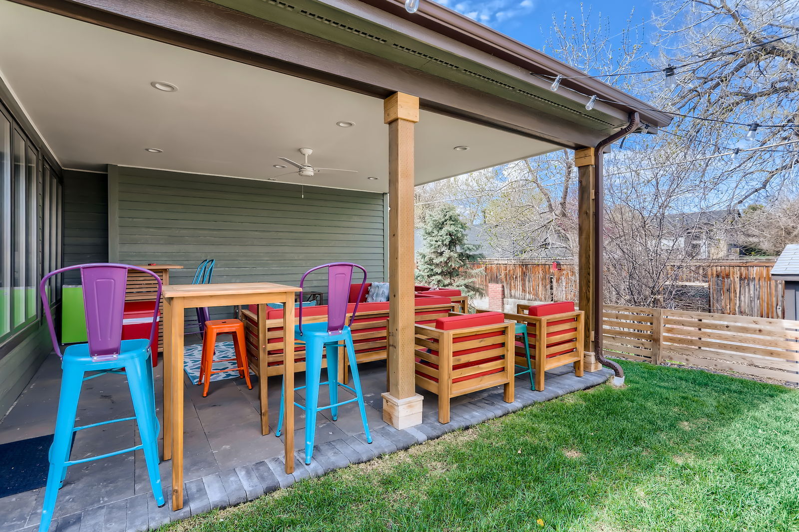 Building Photo - 835 Urban St