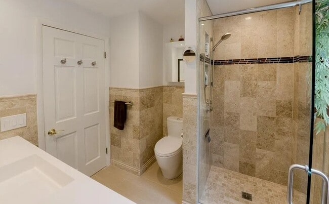 Building Photo - 11 Dubiel Dr