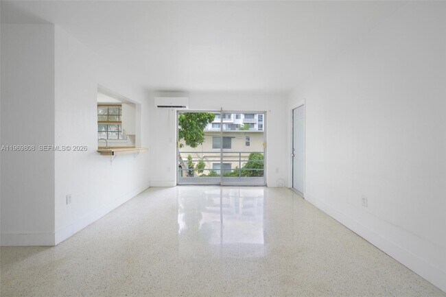 Building Photo - 501 NE 82nd Terrace