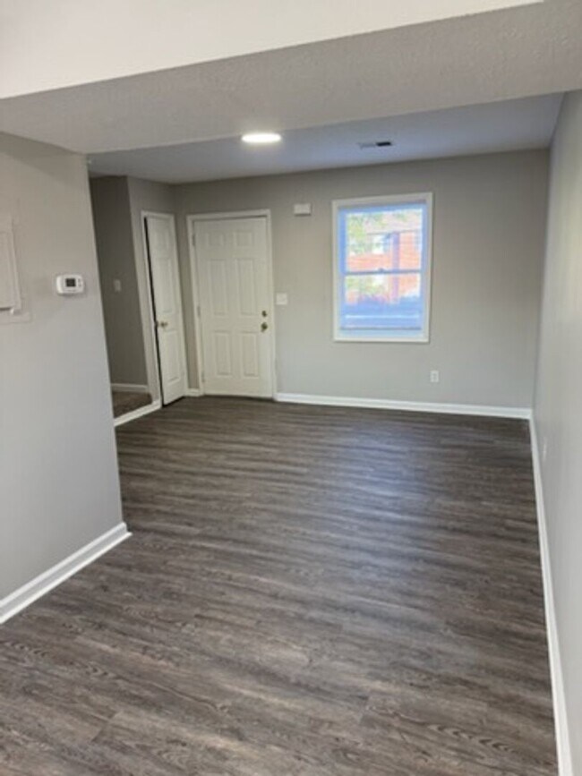 Building Photo - 175 S Killarney Ln