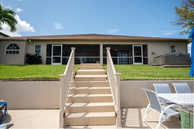 Building Photo - 409 SW 47th Ter