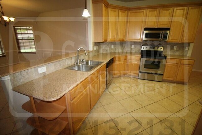 Building Photo - 2908 Tucson Dr