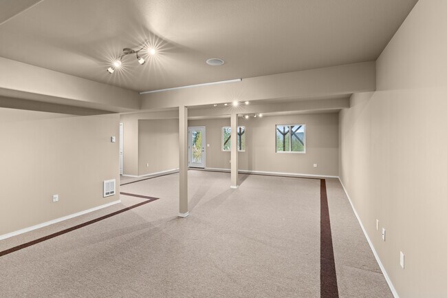 Building Photo - 231 E Linda Vista Ct