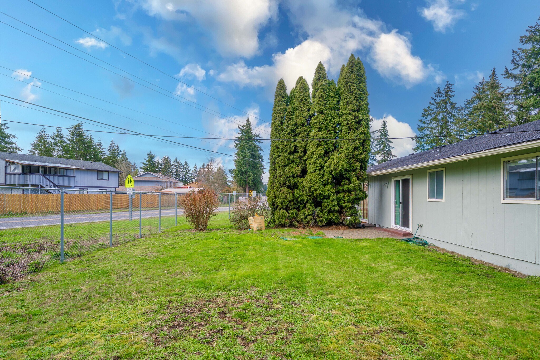 Building Photo - 521 159th St E