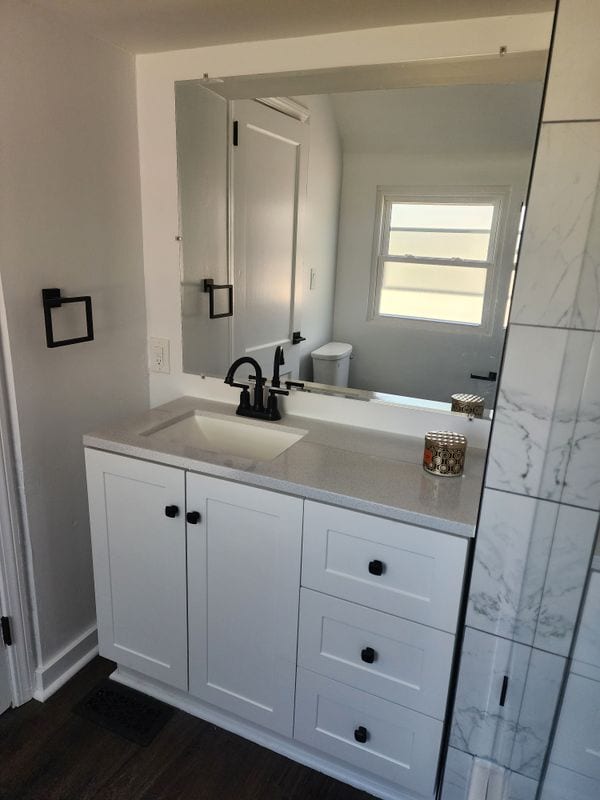 Building Photo - 5679 Valleyview Dr