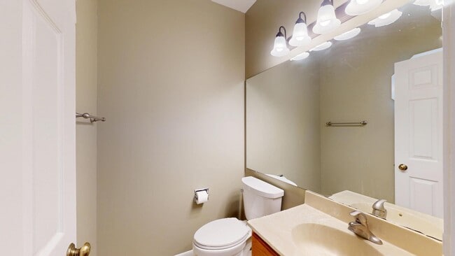 Building Photo - 1237 Cranbrook Dr