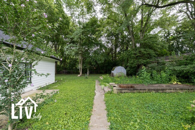 Building Photo - 2029 E 44th St