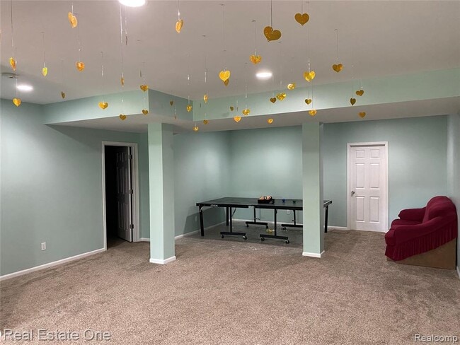 Building Photo - 39206 Silverthorne Bend