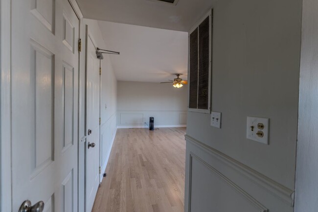 Building Photo - 4345 Mumford Dr