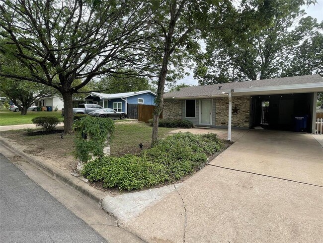 Building Photo - 207 Chippendale Ave