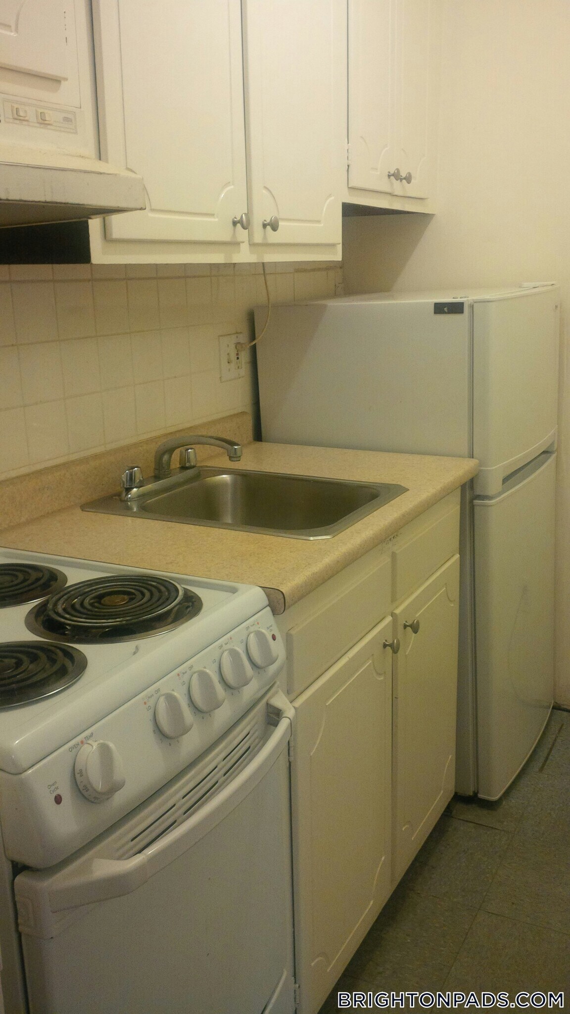 Building Photo - 172 N Beacon St