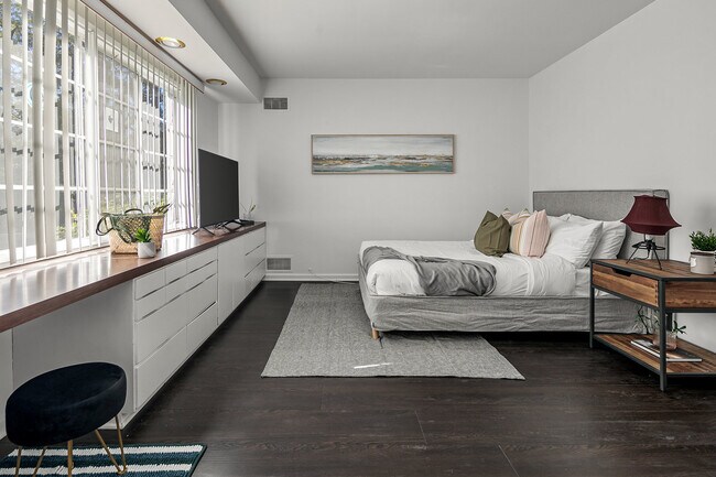 Building Photo - 19471 Rosita St