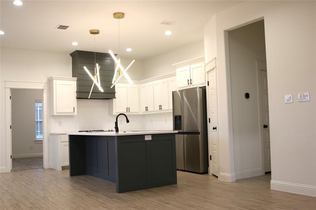 Building Photo - 941 Tesslynn Ave