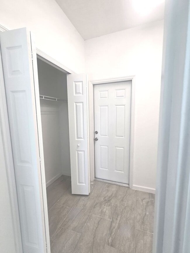 Building Photo - Brand new 4/2/2  House