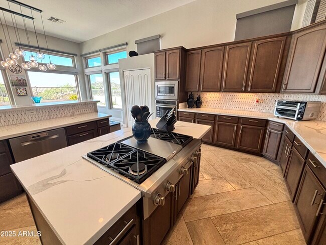 Building Photo - 7637 E Tasman Cir