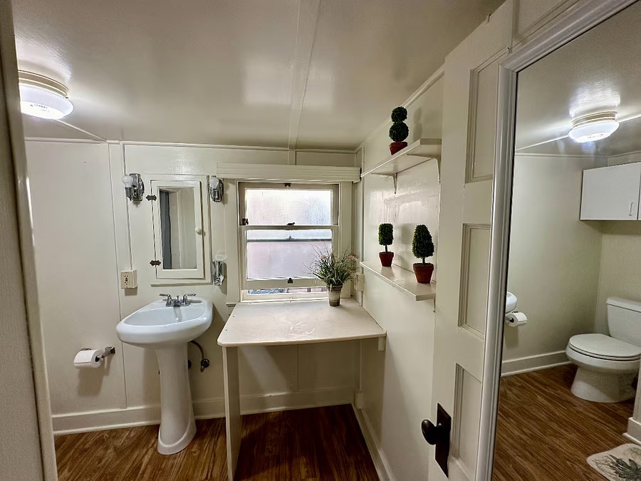 Building Photo - 138 Pine St