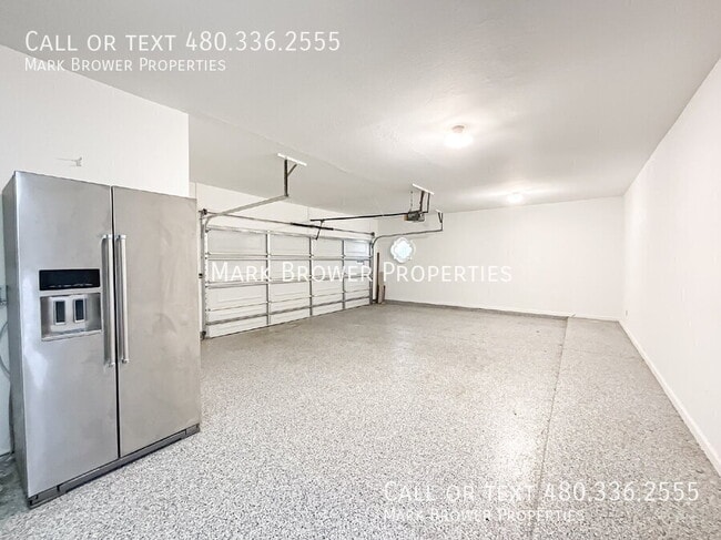 Building Photo - 228 W Royal Palm Rd