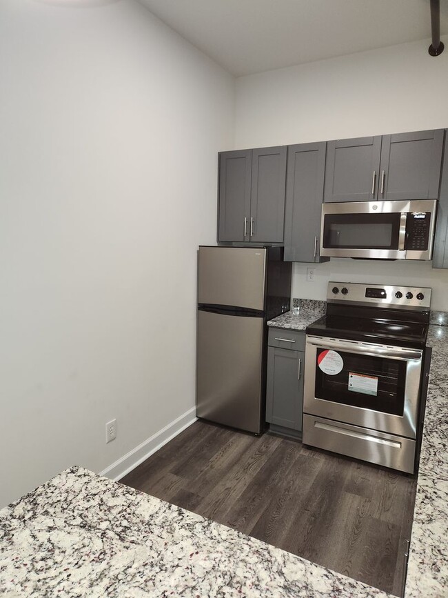 Building Photo - Blackstone-Main Street Furnished 2 Bed Lof...