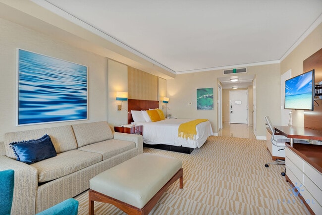Building Photo - 18001 Collins Ave
