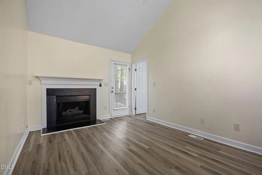 Building Photo - Room in Townhome on Oakland Hills Way